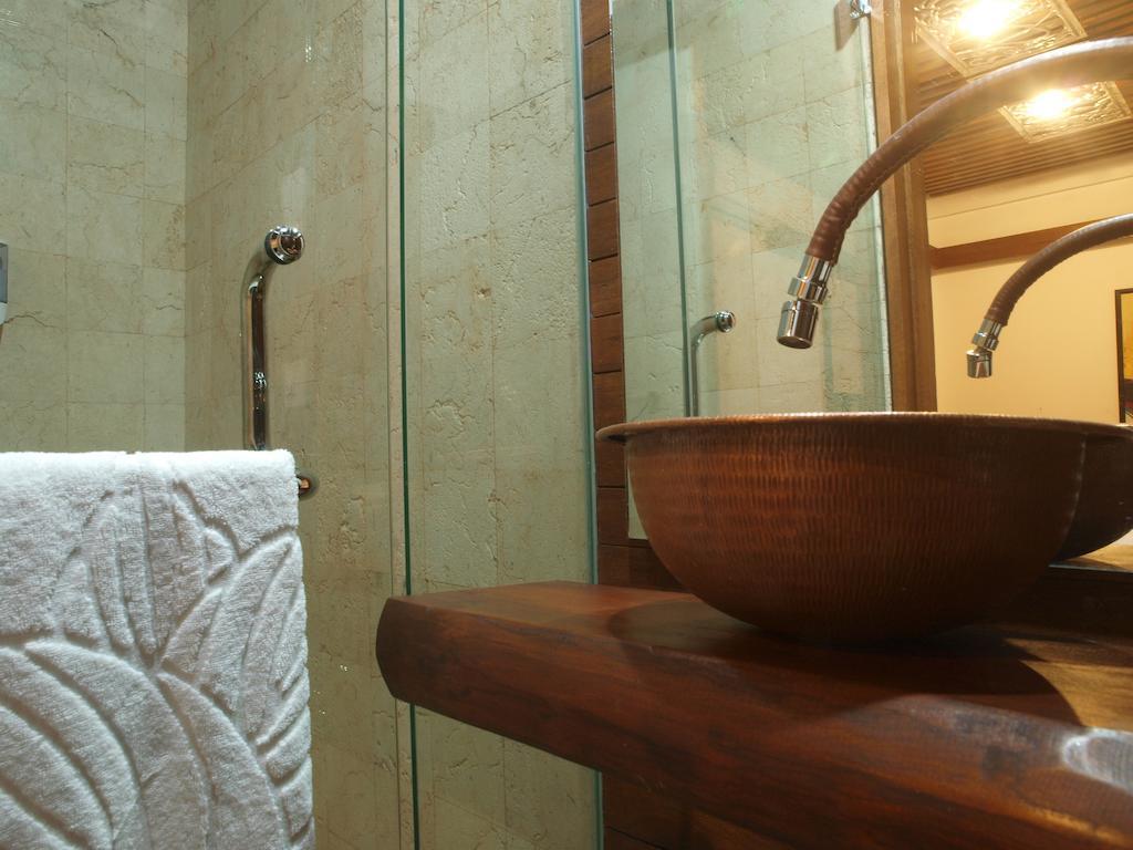 Flores Gallery Hotel Bandung Habitación foto