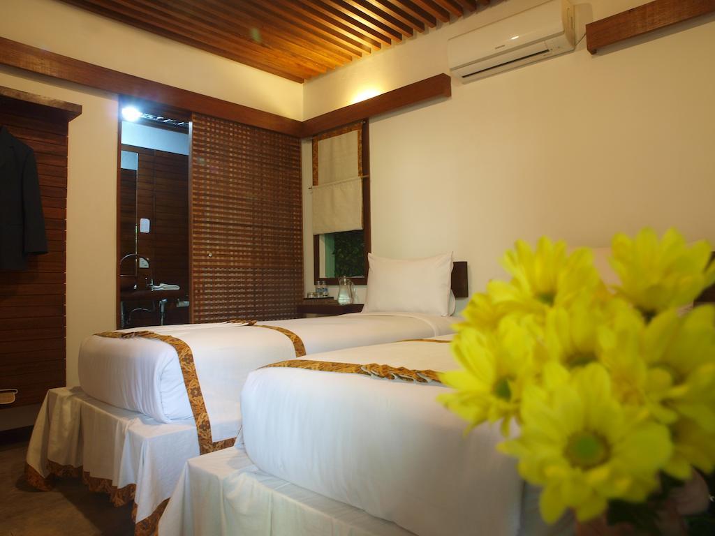 Flores Gallery Hotel Bandung Exterior foto